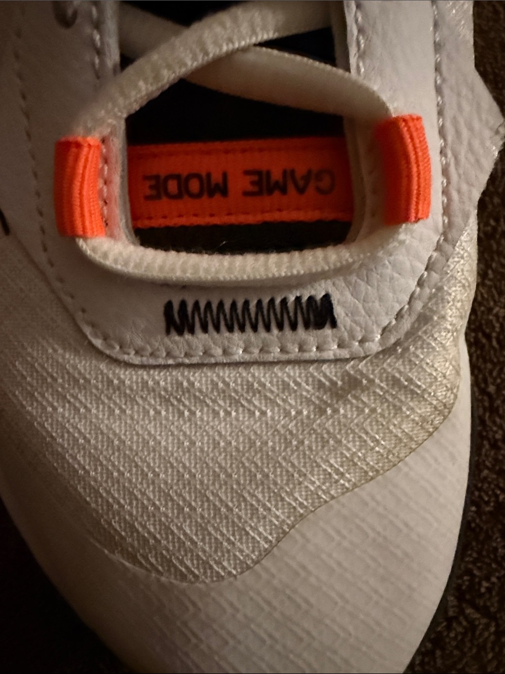 Nike Kids White & Orange Game Mode Sneakers size 5.5 Y - Picture 8 of 9
